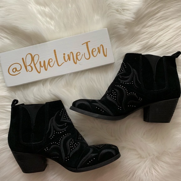 Fergie Shoes - NWOT Fergie Embossed Western Ankle Boot